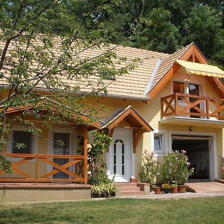 Emilia Apartmanhaz Hévíz Εξωτερικό φωτογραφία