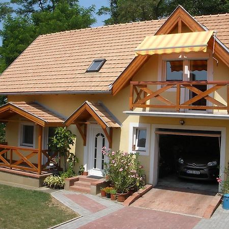 Emilia Apartmanhaz Hévíz Εξωτερικό φωτογραφία