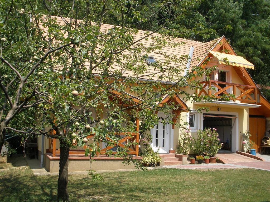 Emilia Apartmanhaz Hévíz Εξωτερικό φωτογραφία