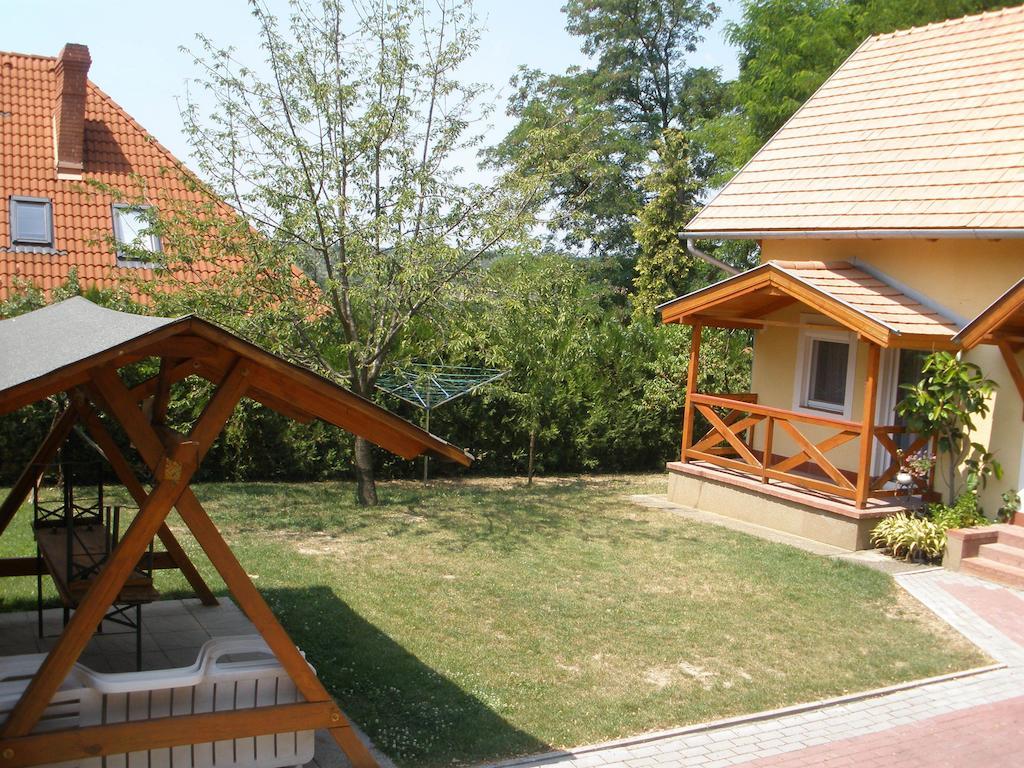 Emilia Apartmanhaz Hévíz Εξωτερικό φωτογραφία