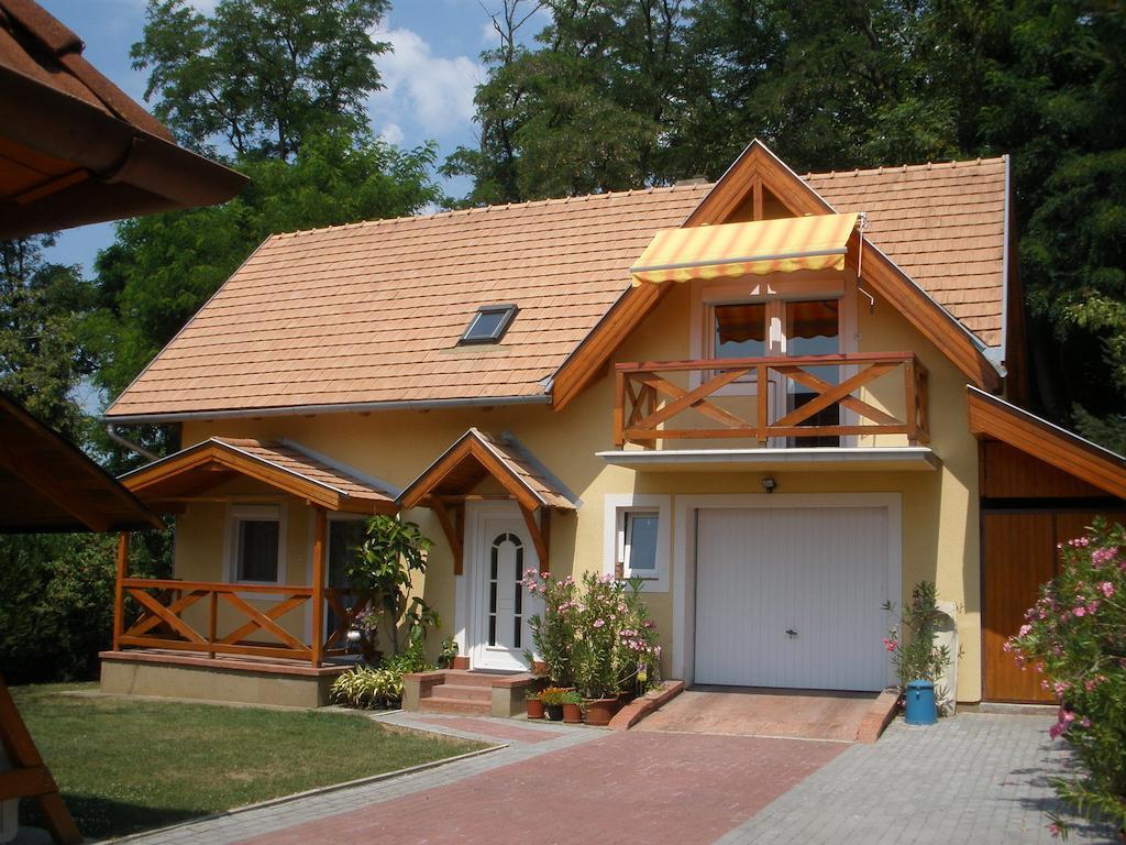 Emilia Apartmanhaz Hévíz Εξωτερικό φωτογραφία