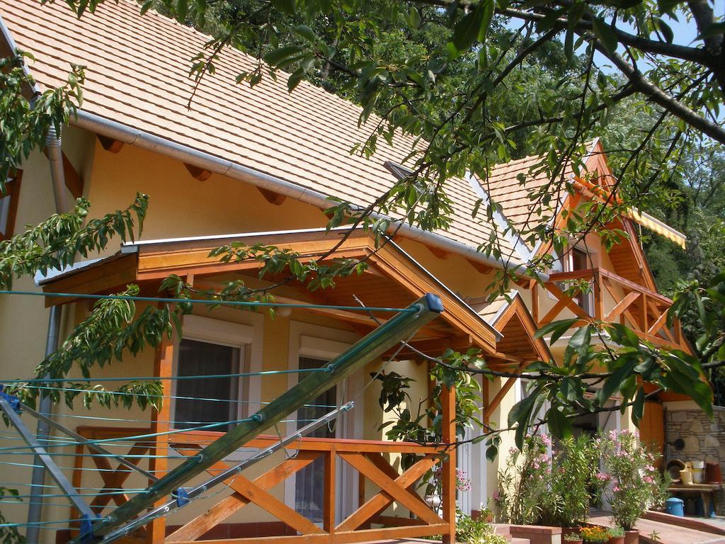 Emilia Apartmanhaz Hévíz Εξωτερικό φωτογραφία