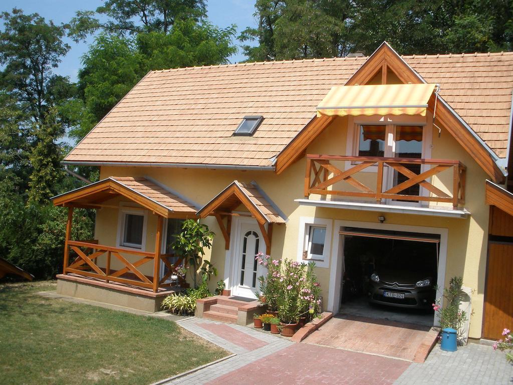 Emilia Apartmanhaz Hévíz Εξωτερικό φωτογραφία